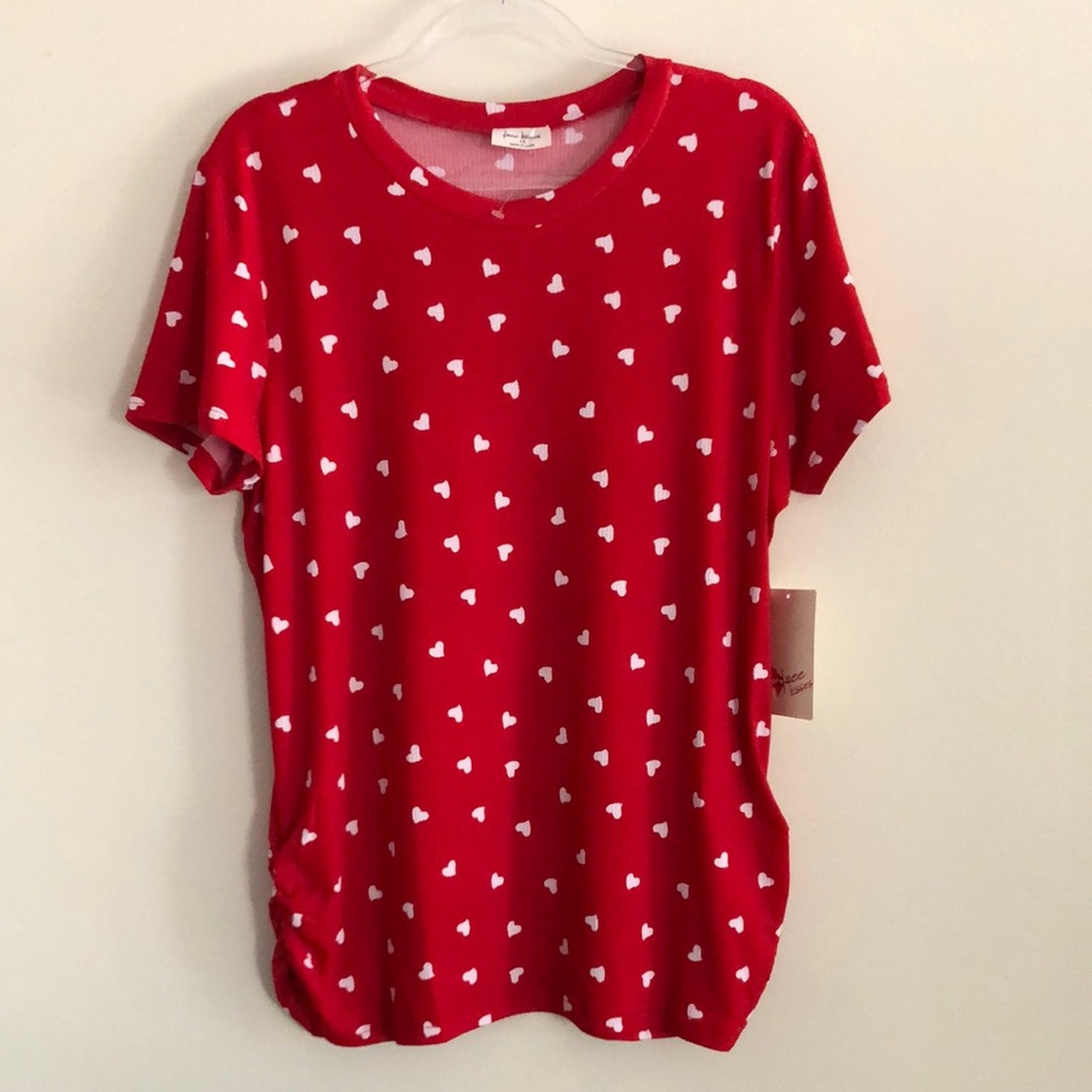 Free Kisses Red and White Heart Top SIZE 1X